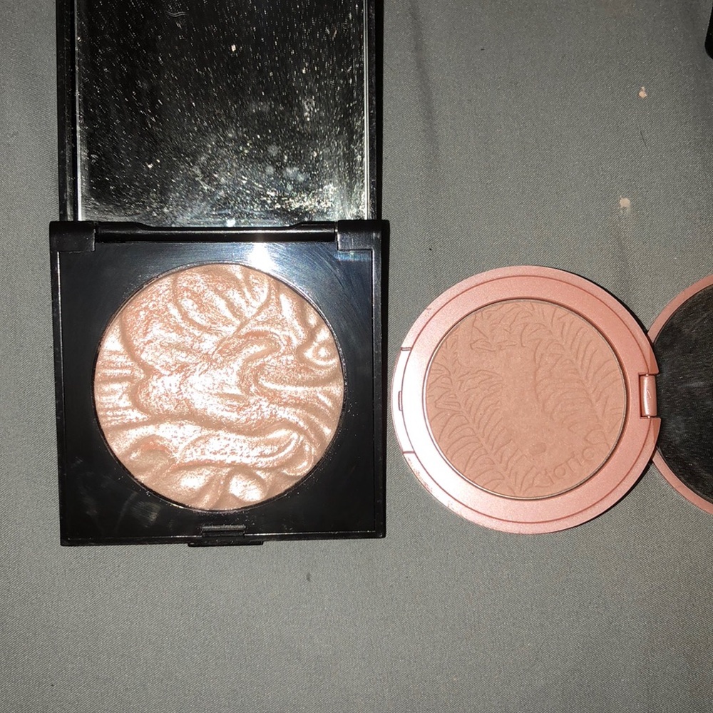 💄💄 MAKEUP BUNDLE 💋💋 - Picture 2 of 6